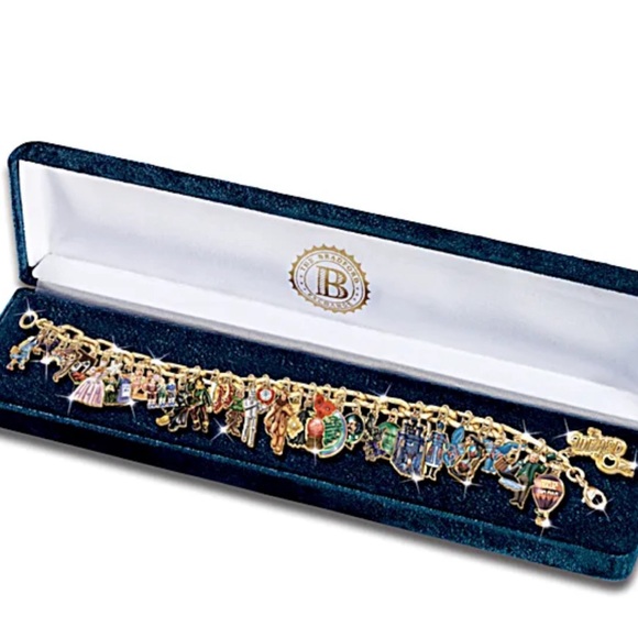WIZARD OF OZ 34 Character Charm Bracelet by BRADFORD EXCHANGE NIB - Picture 3 of 15